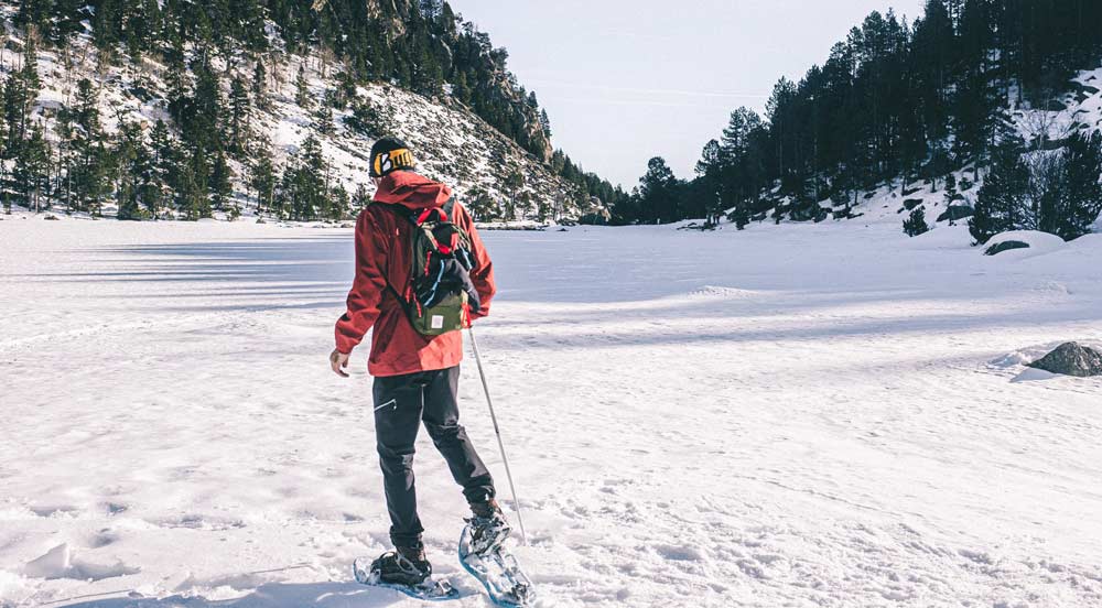Excursión con raquetas de nieve, actividades en la nieve