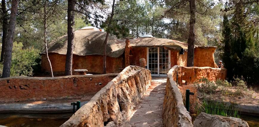 paisaje granja escuela el telauret / españa