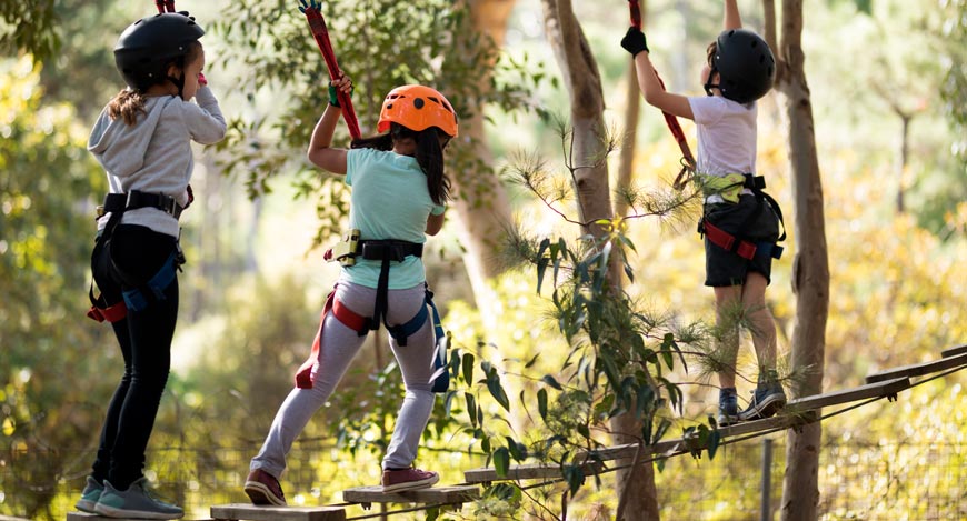 Camapmentos de aventuras y multiaventuras en verano